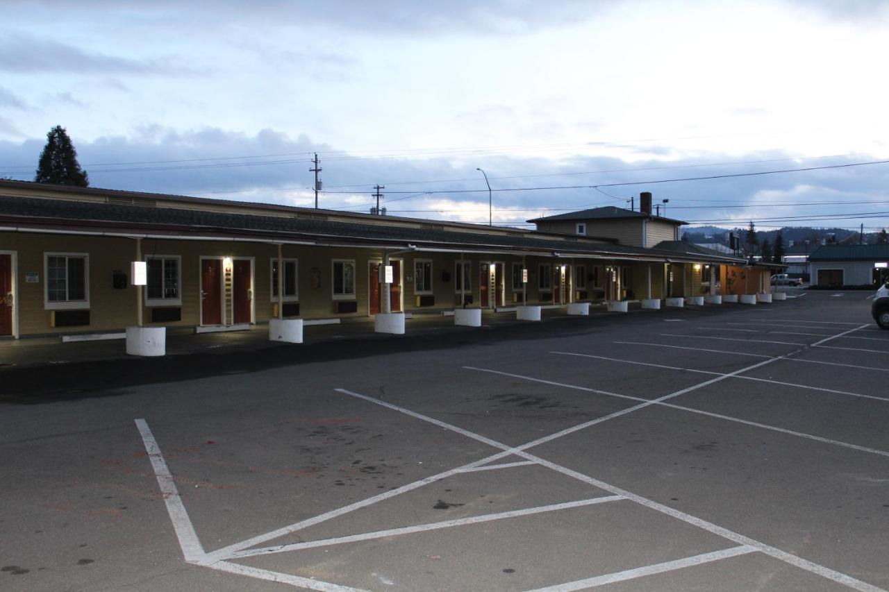 Rodeway Inn Medford South I-5 Esterno foto