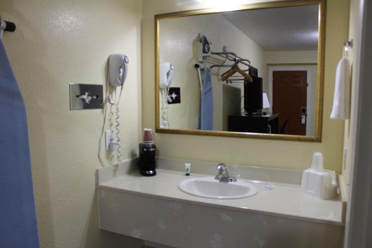 Rodeway Inn Medford South I-5 Esterno foto